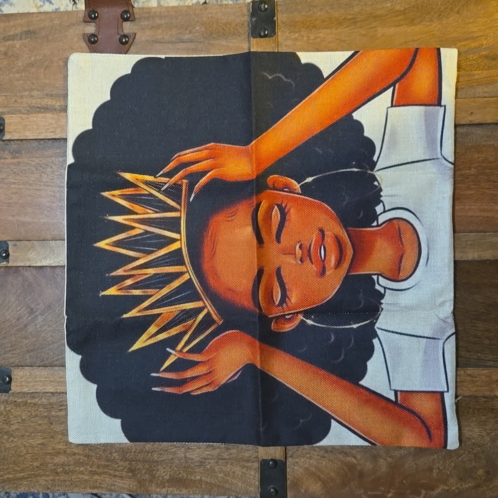 NWOT [Black Queen] Pillow Cover